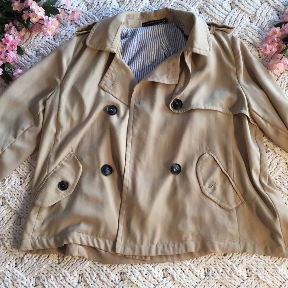 Tan Mini Trench Coat ✨